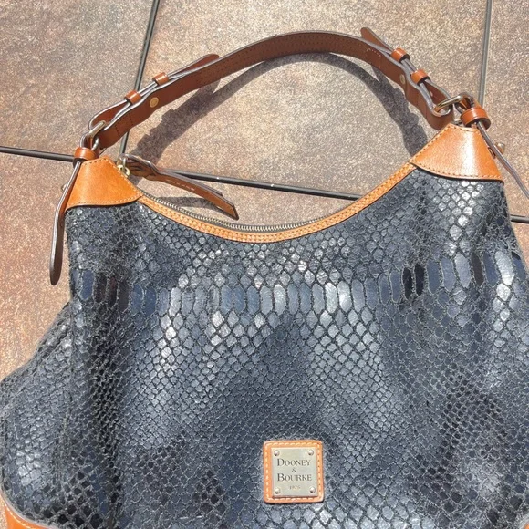Dooney & Bourke GENUINE LEATHER Black and Tan Erica Snakeskin Women's Bag Set - Picture 14 of 16